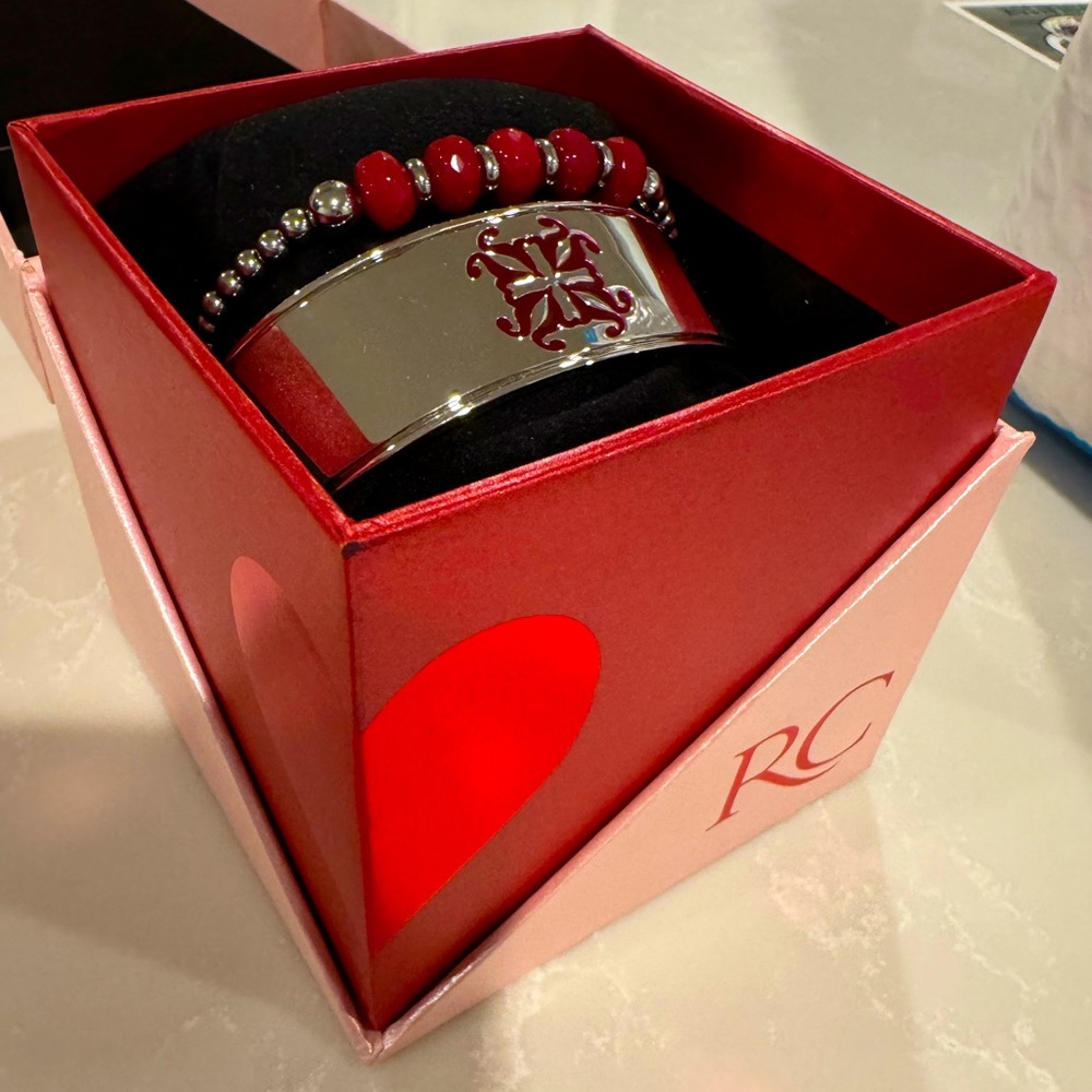 VALENTINES RUSTIC CUFF NIB BRACELETS. XOXO EDITION. SILVER RED. GORGEOUS SET